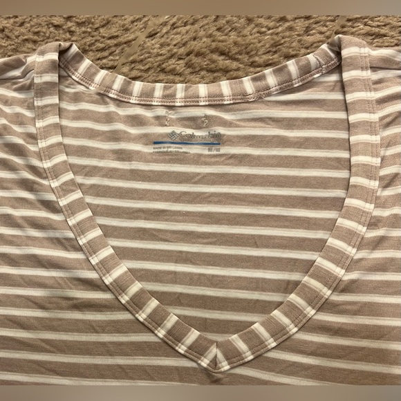 COLUMBIA Women's Essential Elements Striped SS Shirt NWT Size M - Picture 3 of 9